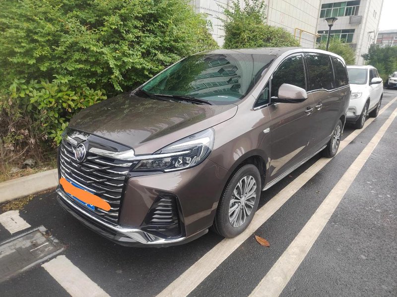 上海别克GL8租赁市场动态：开启商务出行新篇章